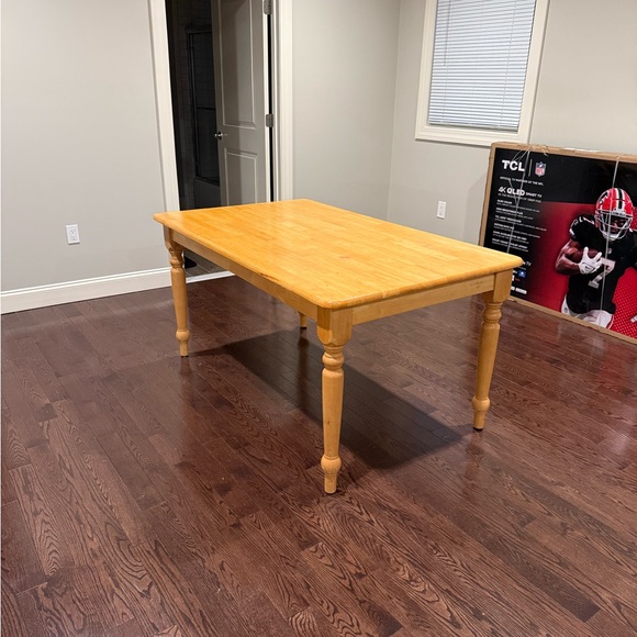 Table - Picture 1 of 1